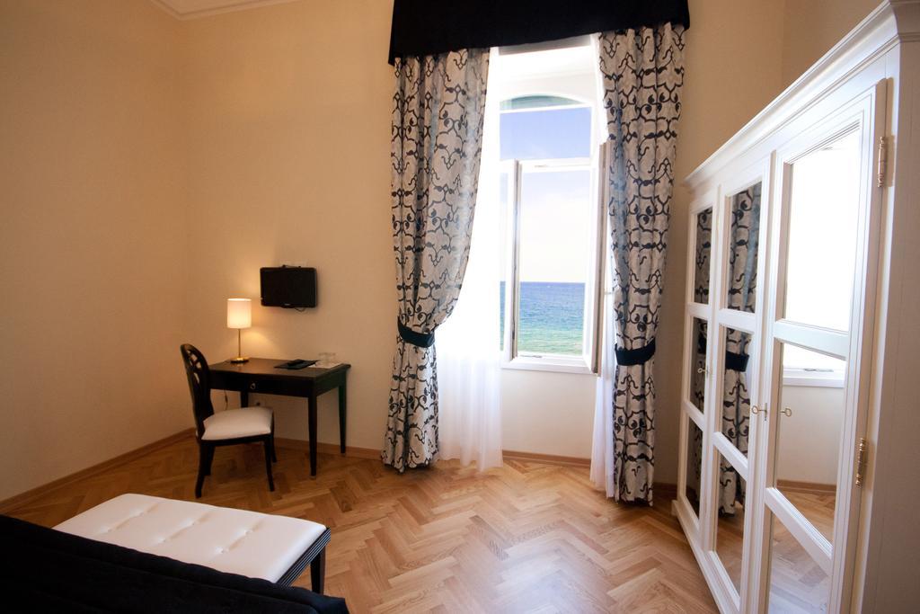 Doppelzimmer mit Meerblick